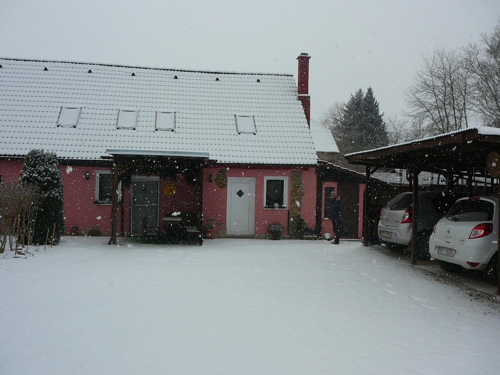 Ferienwohnung Private Svetluska Pobezovice Exterior foto